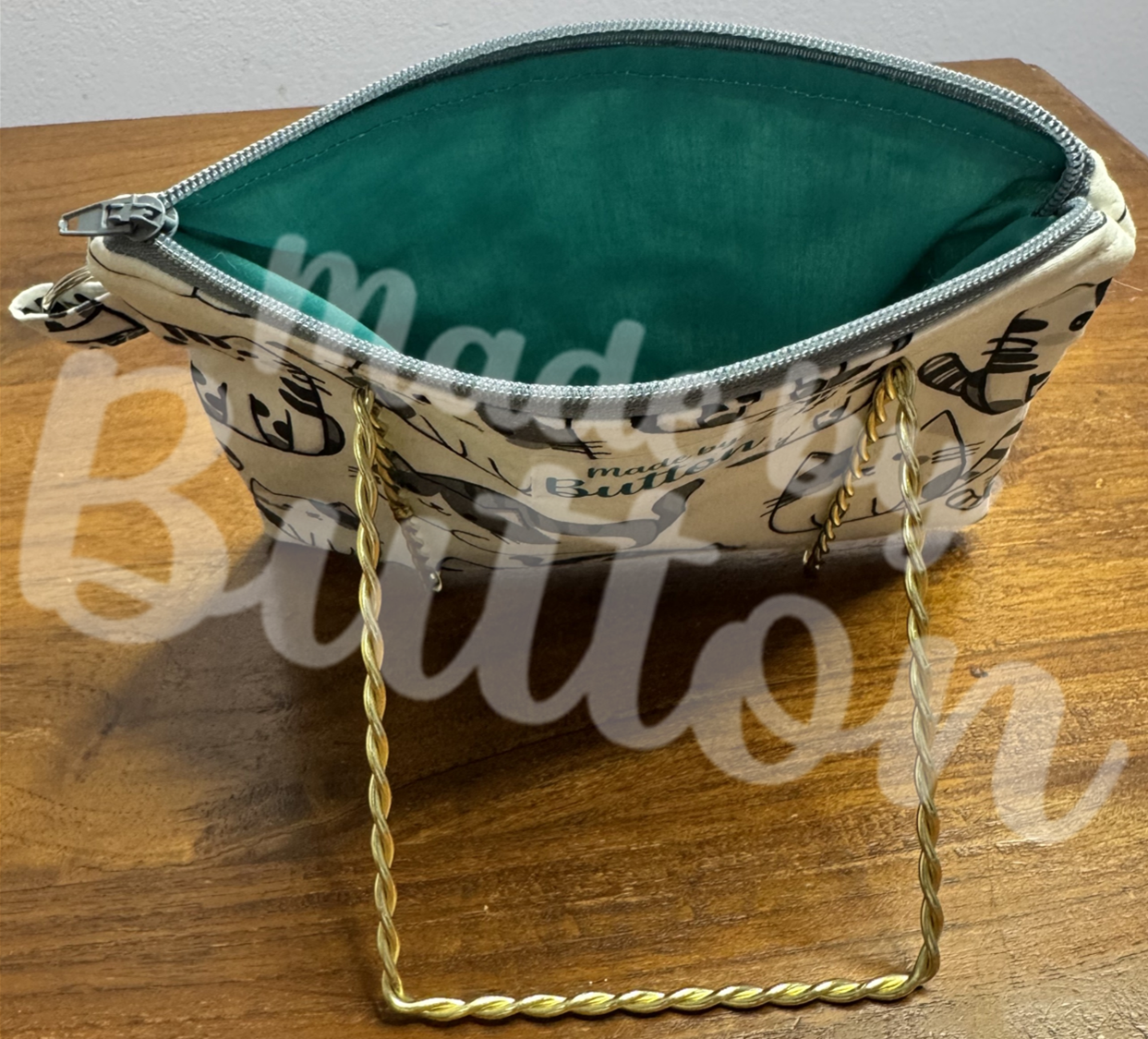 "Monochromatic Purr-fection" Zipper Pouch (Variant A)