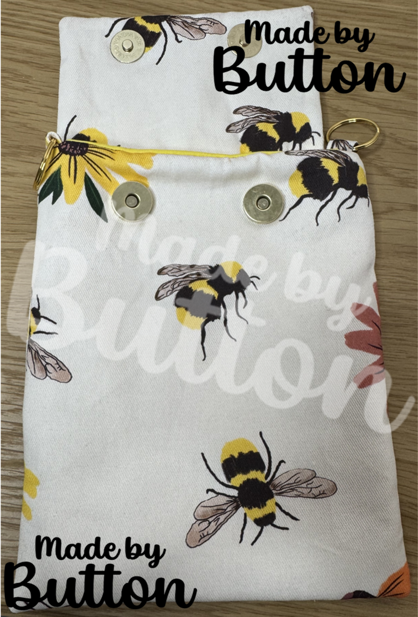 "Bee Spectacular" E-reader Sleeve