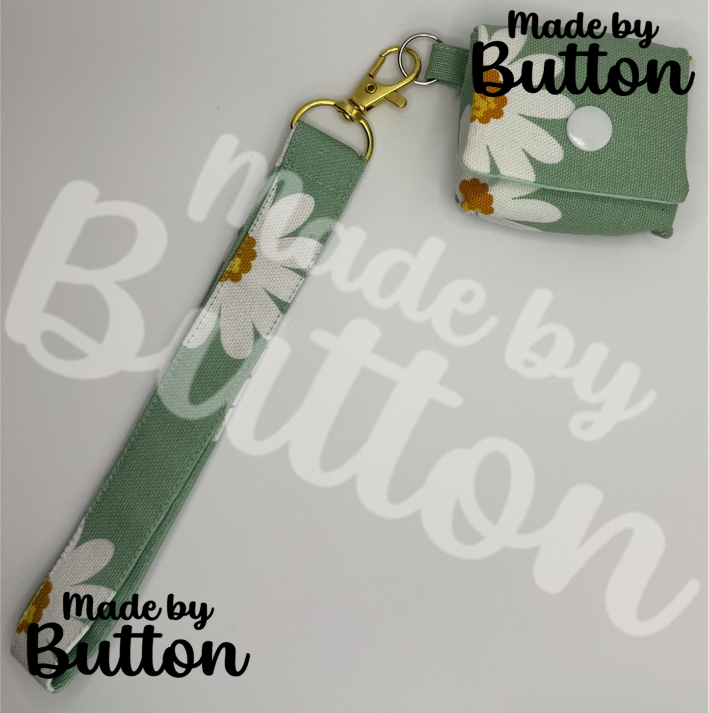 "Mint Daisy" Wristlet