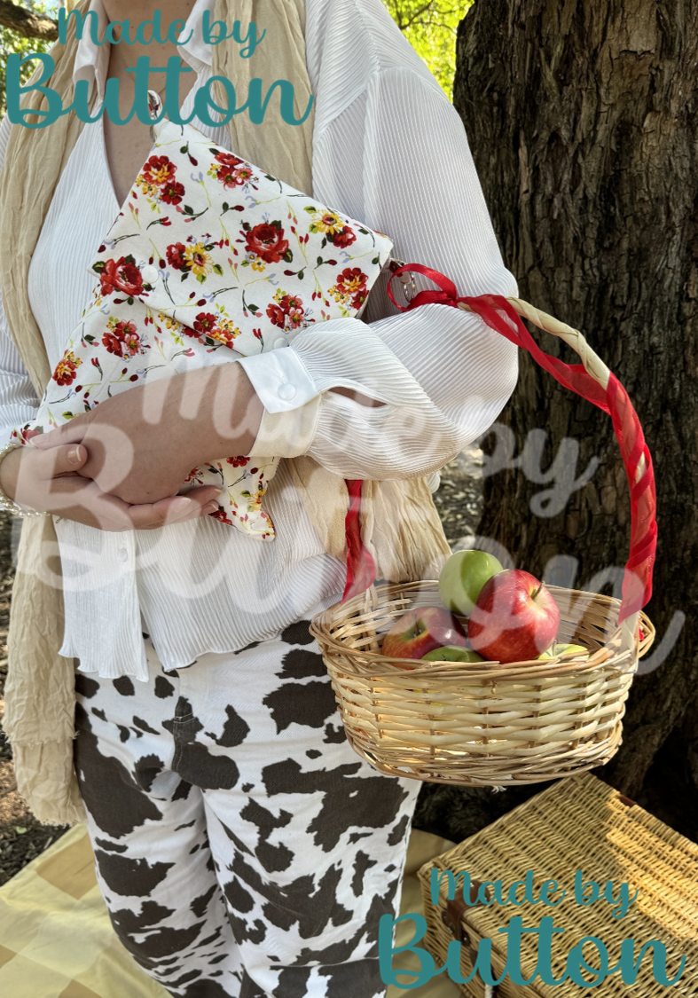 "Cozy Bouquet" Large Book Sleeve (Variant C)