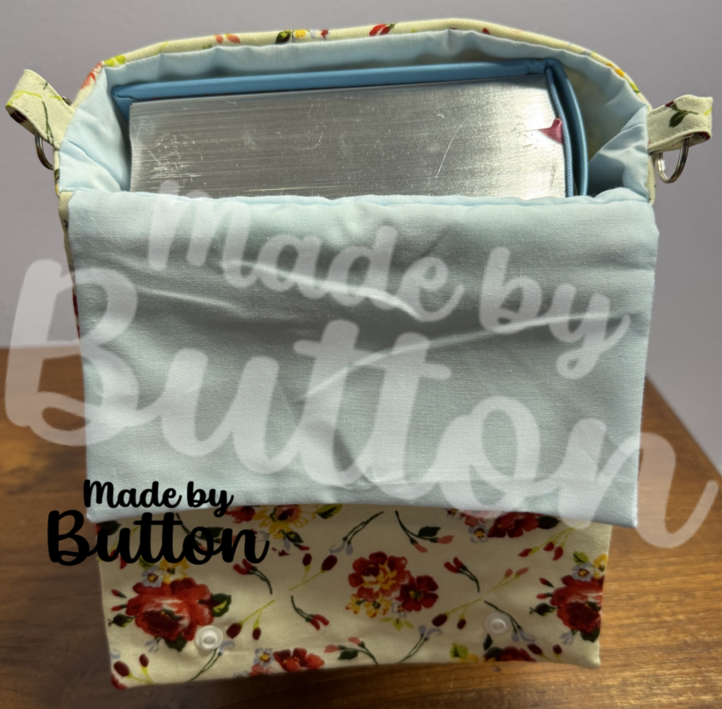 "Cozy Bouquet" Large Book Sleeve (Variant A)
