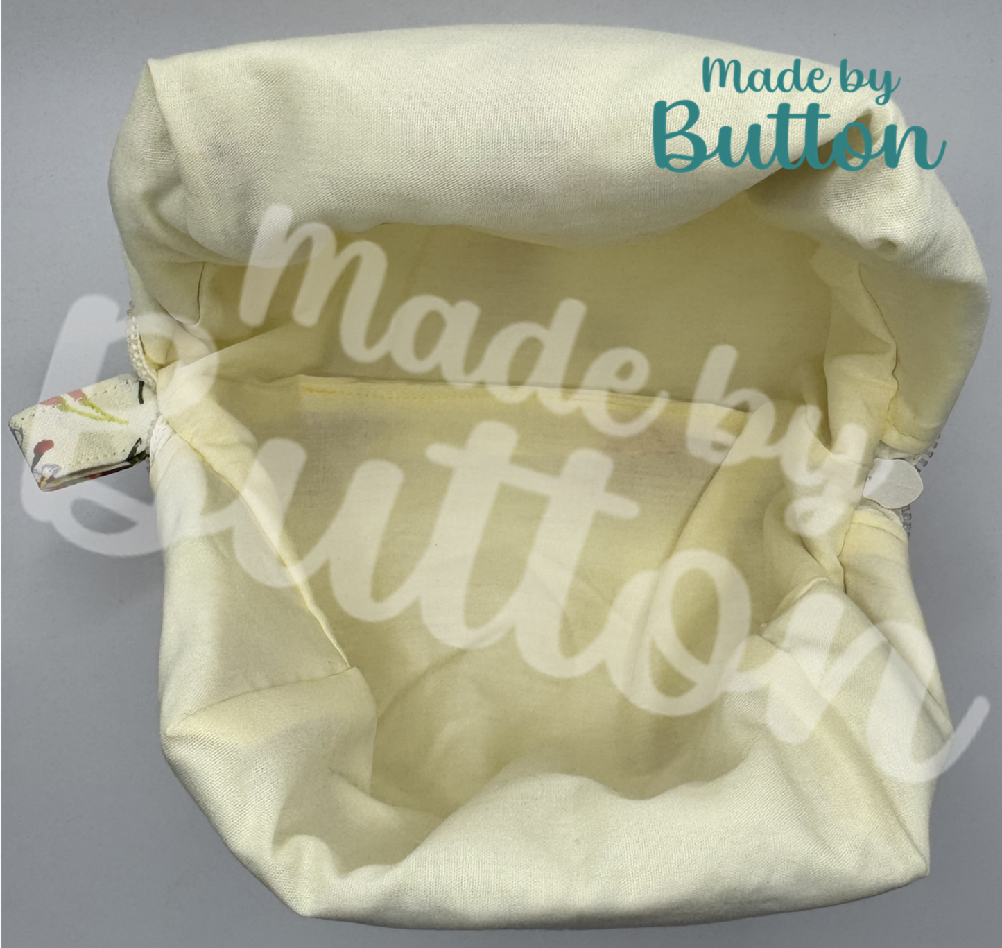 "Cozy Bouquet" Boxy Pouch (Variant A)