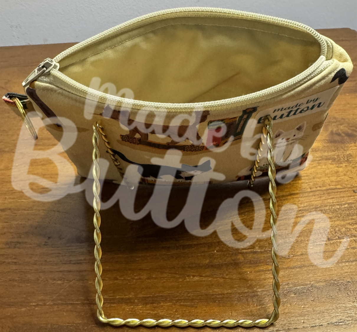 "Bookworm Kitty" Zipper Pouch (Variant C)