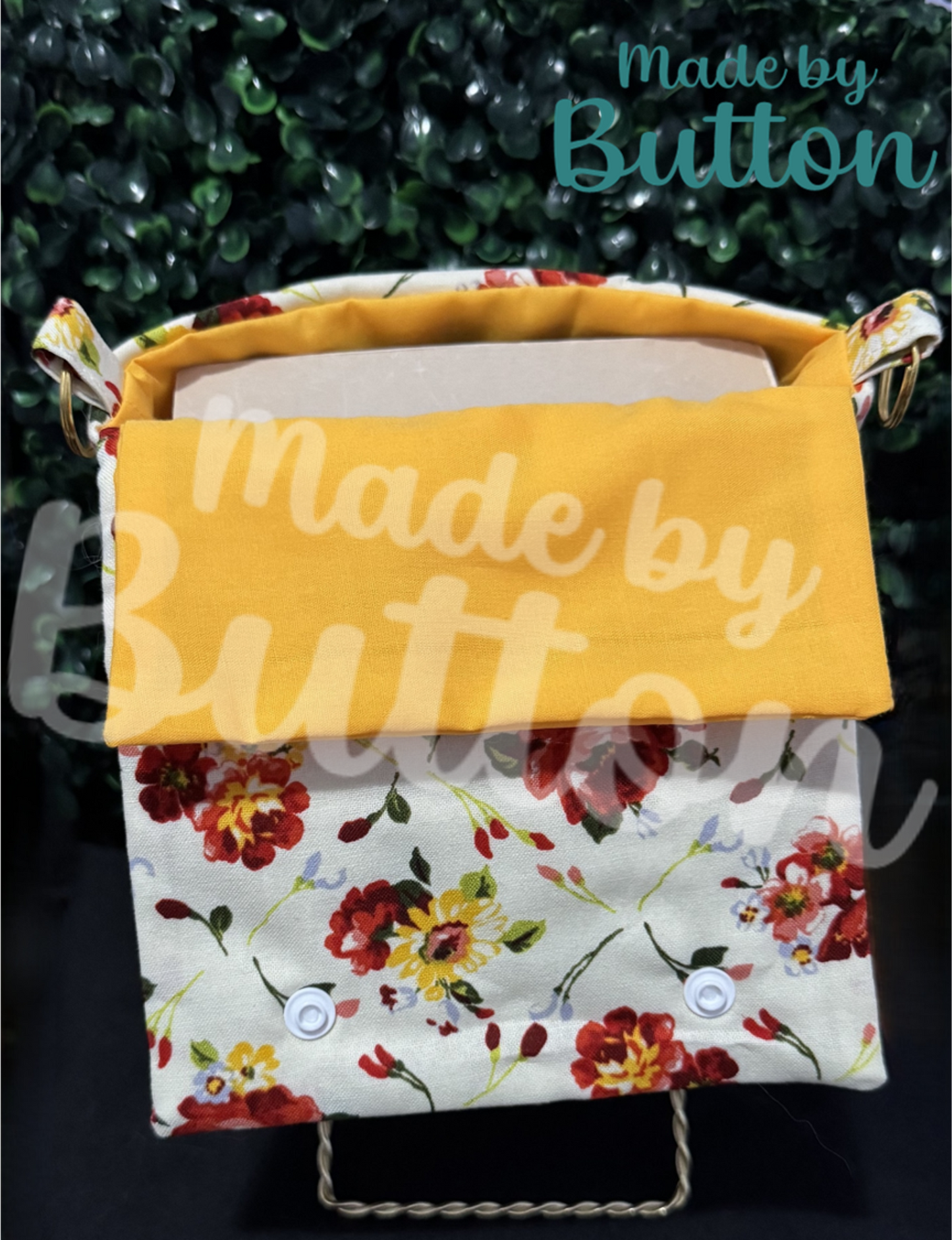 "Cozy Bouquet" Book Sleeve (Variant A)