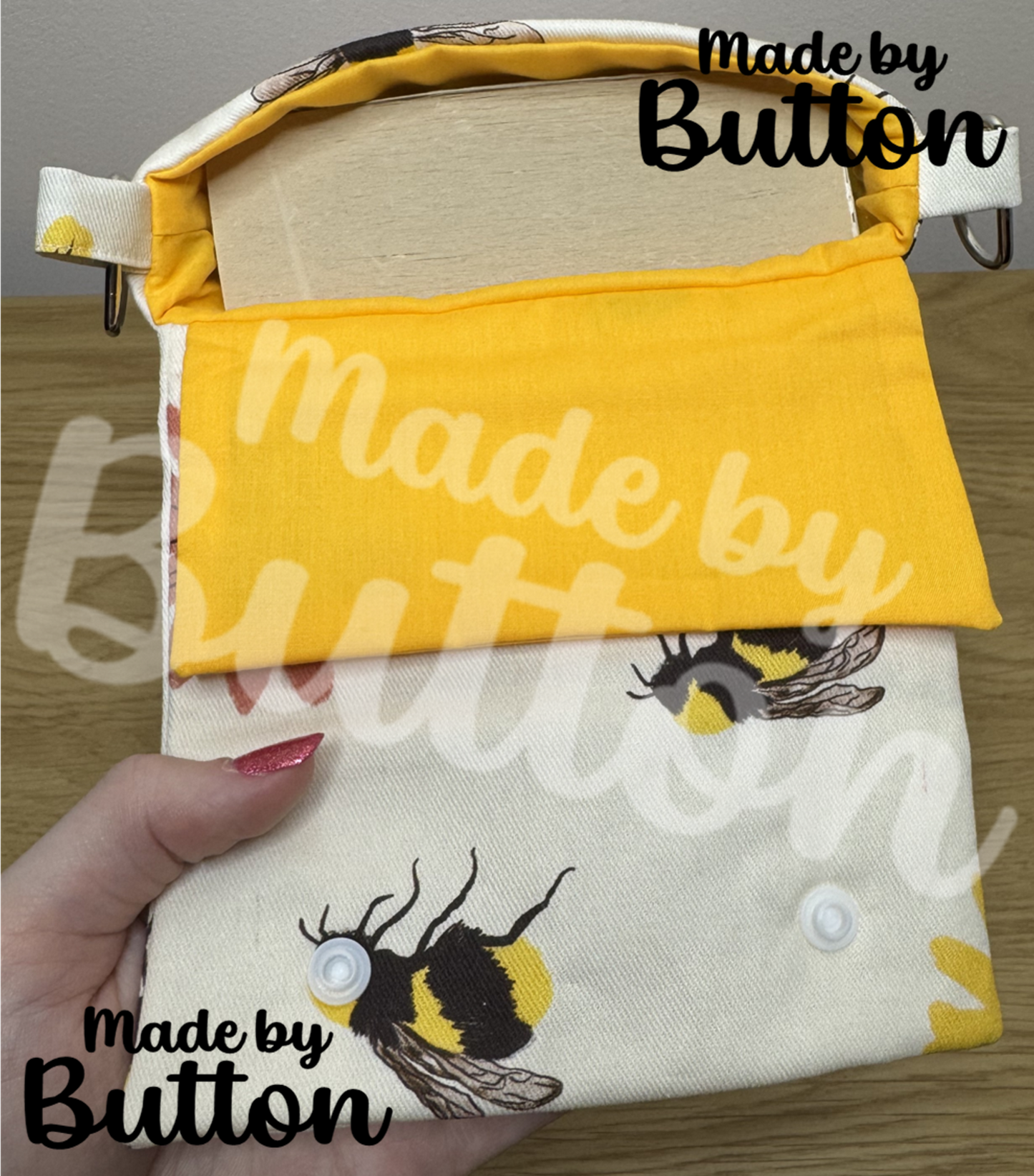 "Bee Spectacular" Book Sleeve (Variant A)