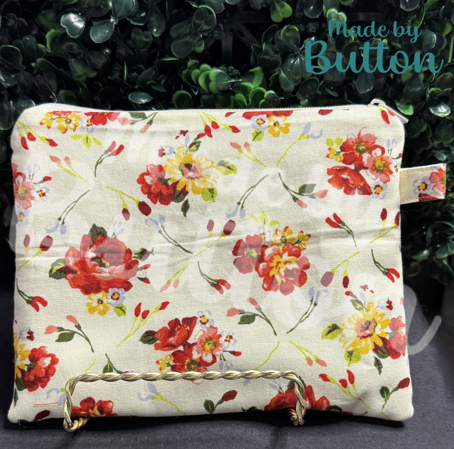 "Cozy Bouquet" Zipper Pouch (Variant C)