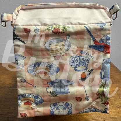 "Birdy Picnic" Large Book Sleeve