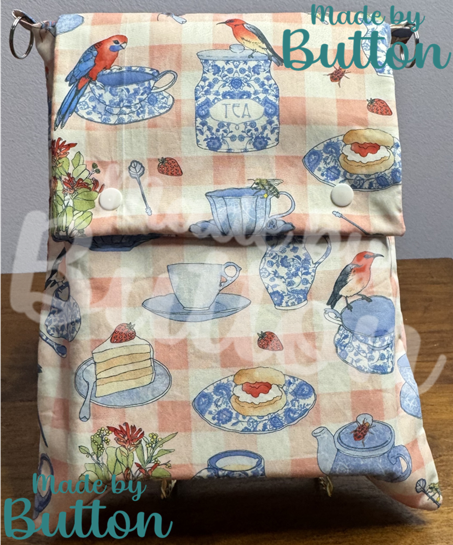 "Birdy Picnic" Large Book Sleeve