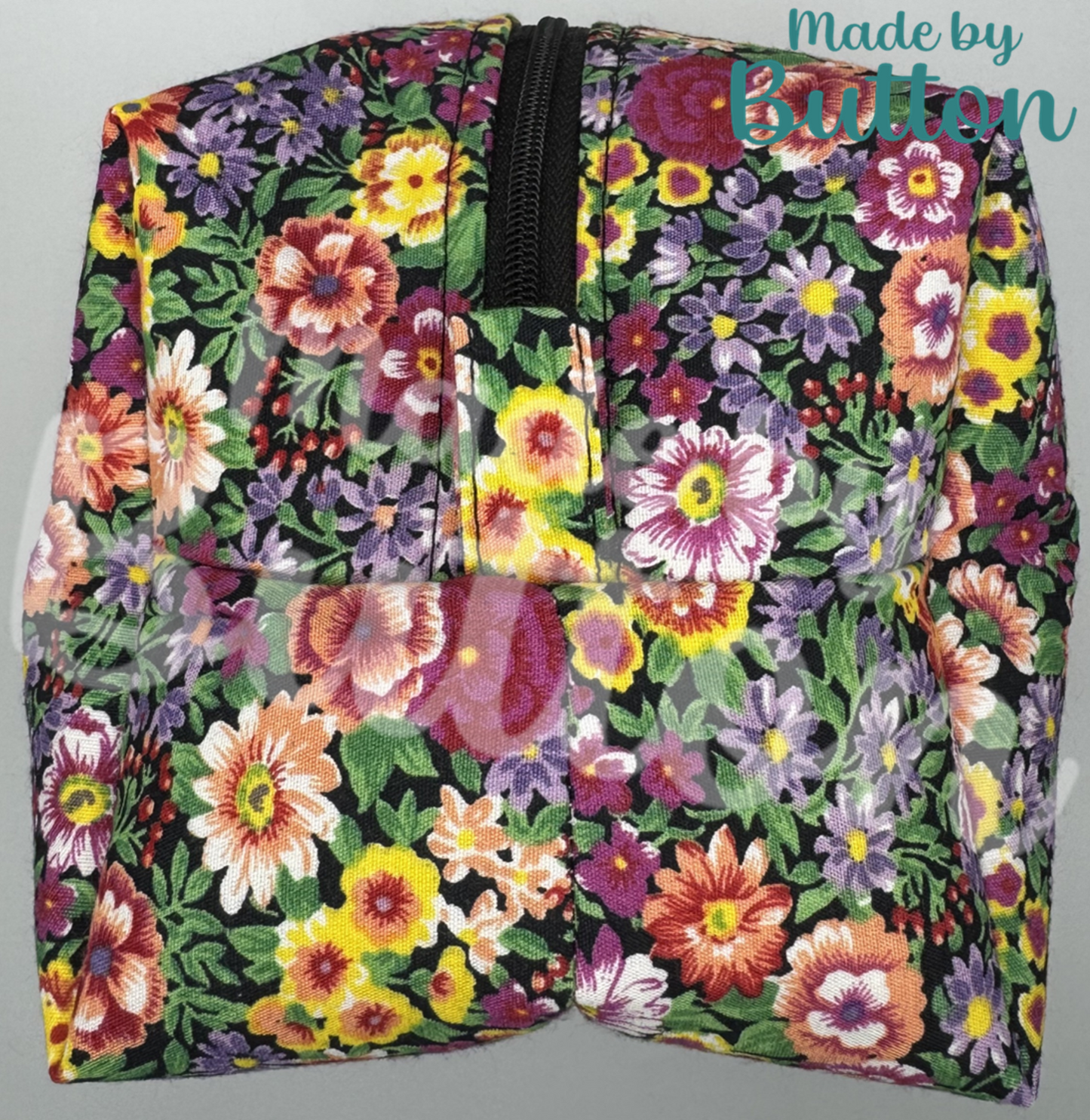 "The Garden's Gossip" Boxy Pouch